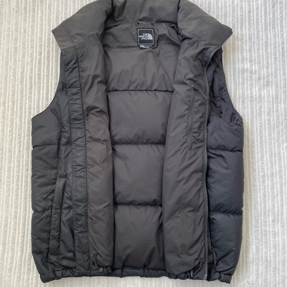 The North Face Black Puffer Vest - Picture 2 of 9